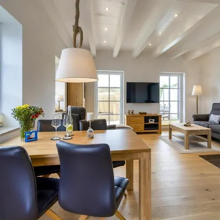 With 2 Bedrooms Semesterbostad Wittdün